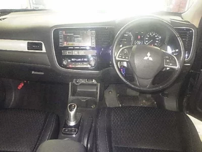 Mitsubishi OUTLANDER PHEV