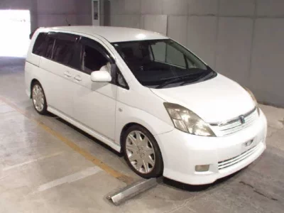 Toyota ISIS