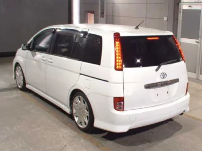 Toyota ISIS