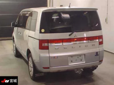 Mitsubishi DELICA D5