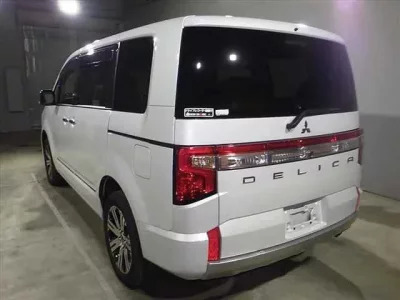 Mitsubishi DELICA D5