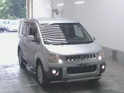 Mitsubishi DELICA D5