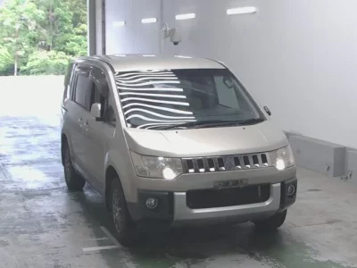 Mitsubishi DELICA D5