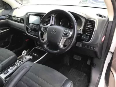 Mitsubishi OUTLANDER PHEV