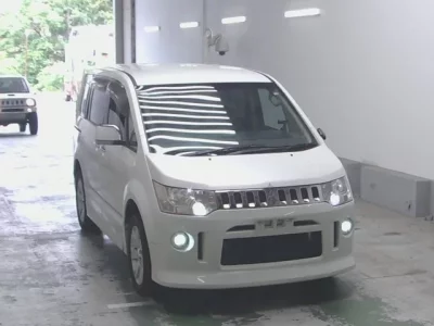 Mitsubishi DELICA D5
