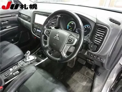 Mitsubishi OUTLANDER PHEV