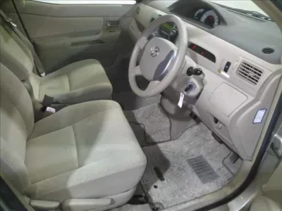 Toyota RAUM