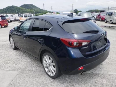 Mazda AXELA