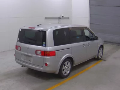 Nissan LAFESTA