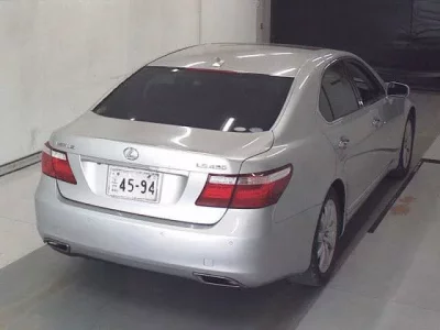 Lexus LS