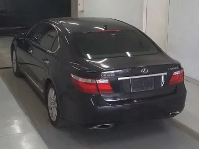 Lexus LS