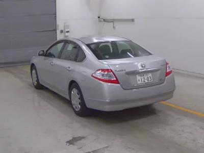 Nissan TEANA
