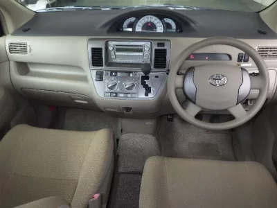 Toyota RAUM
