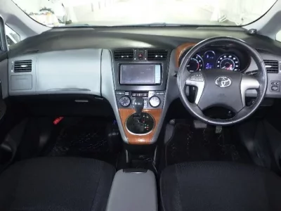 Toyota MARK X ZIO