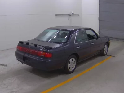 Nissan LAUREL