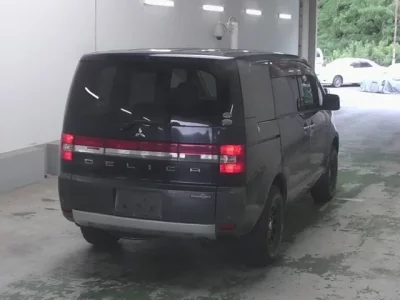 Mitsubishi DELICA D5