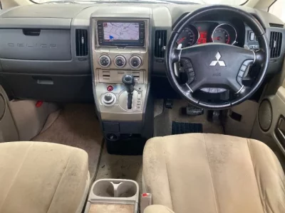 Mitsubishi DELICA D5