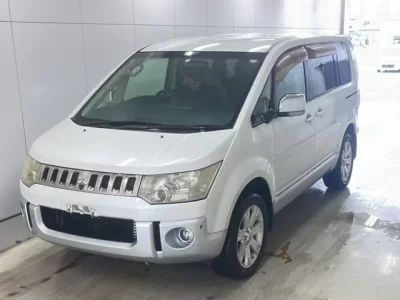 Mitsubishi DELICA D5