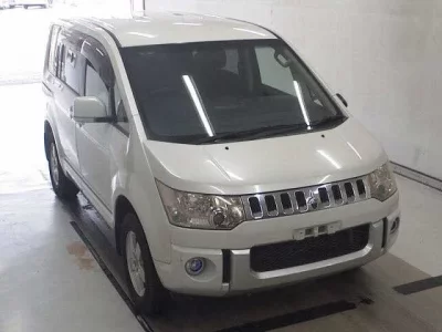 Mitsubishi DELICA D5