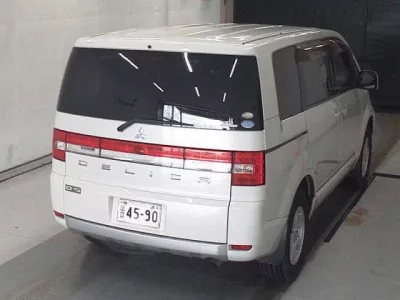 Mitsubishi DELICA D5