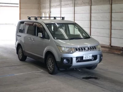 Mitsubishi DELICA D5