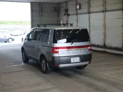 Mitsubishi DELICA D5