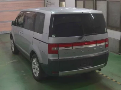 Mitsubishi DELICA D5