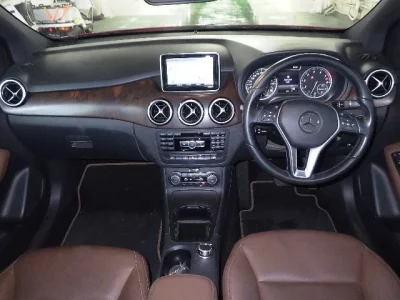Mercedes-Benz B CLASS