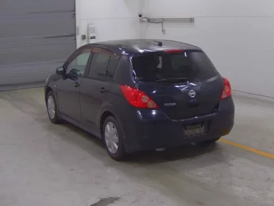 Nissan TIIDA