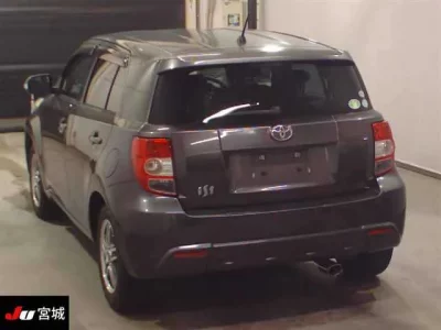 Toyota IST