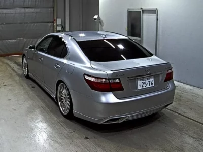 Lexus LS