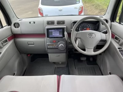 Toyota PIXIS SPACE