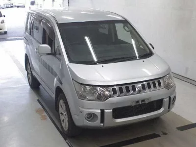 Mitsubishi DELICA D5