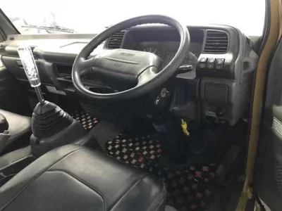 Isuzu ELF