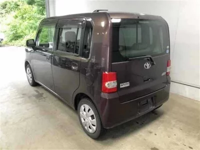 Toyota PIXIS SPACE