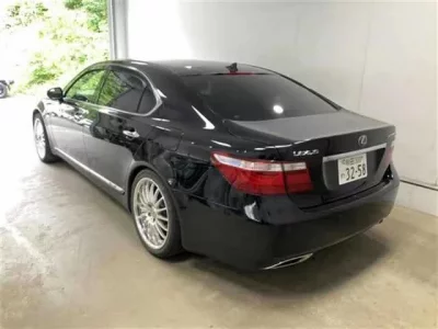 Lexus LS