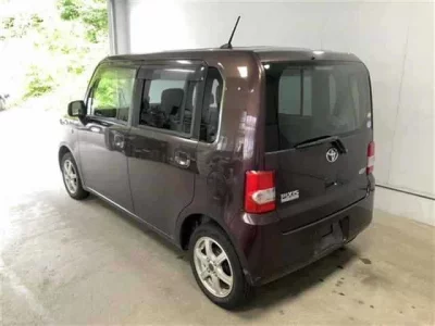 Toyota PIXIS SPACE