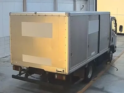 Isuzu ELF