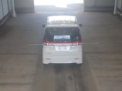 Mitsubishi DELICA D2