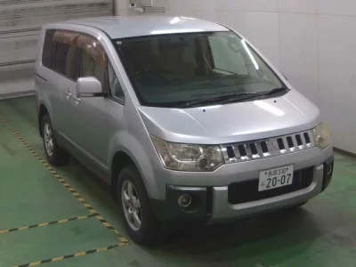 Mitsubishi DELICA D5