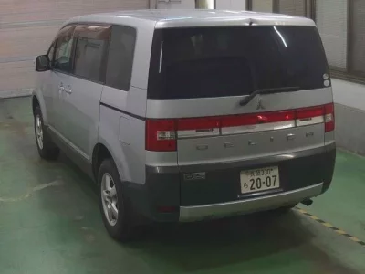 Mitsubishi DELICA D5