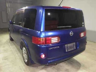 Nissan LAFESTA