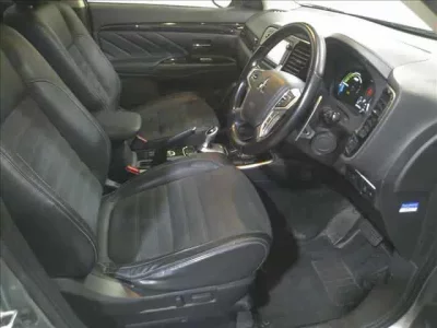 Mitsubishi OUTLANDER PHEV