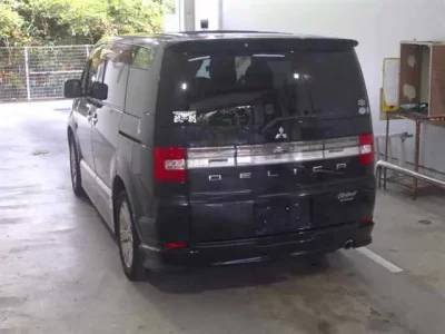 Mitsubishi DELICA D5
