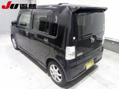 Toyota PIXIS SPACE