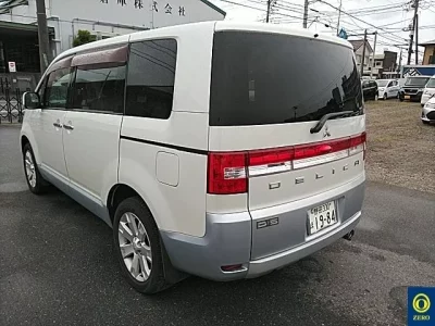 Mitsubishi DELICA D5