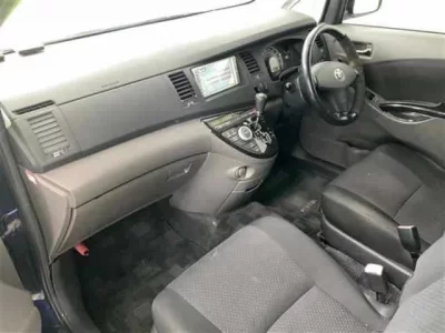 Toyota ISIS
