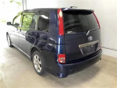 Toyota ISIS