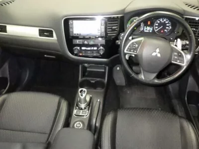 Mitsubishi OUTLANDER PHEV