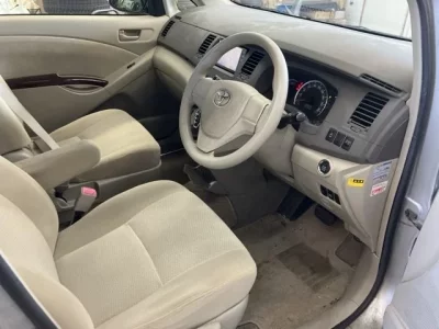 Toyota ISIS